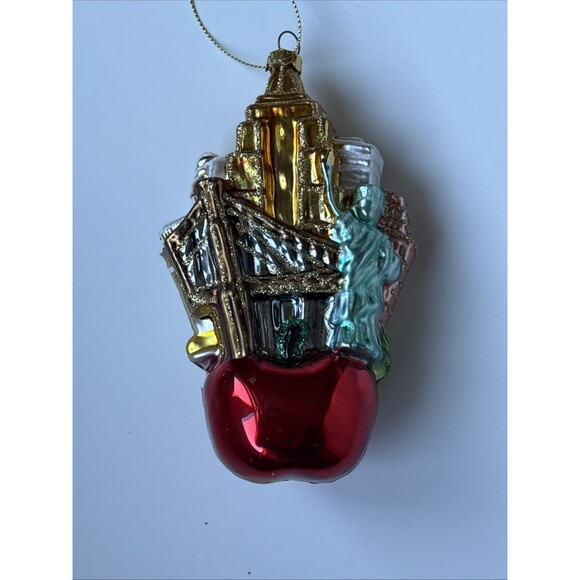 EUC The Big Apple New York Landscape Polish Mouth Blown Glass Christmas Ornament - Picture 7 of 11